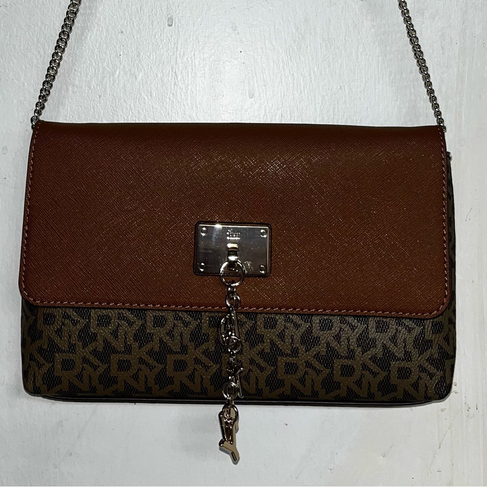 DKNY | Crossbody Chain Cleo Flap Bag
